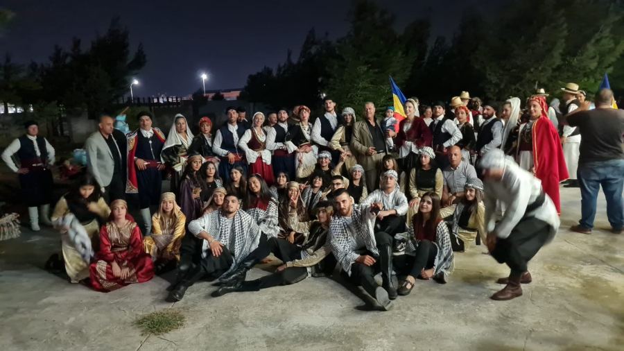 فرقة البيادر للدبكة والرقص الشرقي التابعة للمركز الجماهيري دير حنا يبدعون في مهرجان الرمثا الرابع عشر للفنون